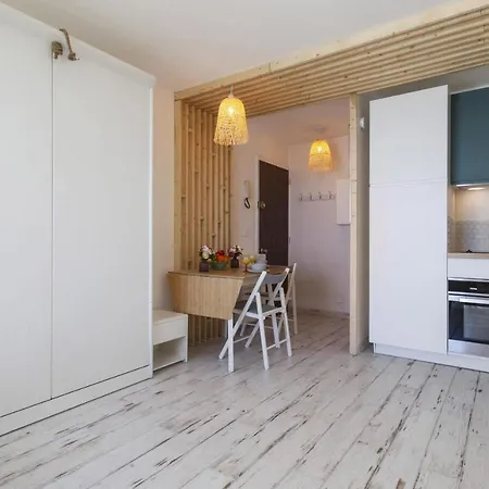 Superb Studio In Front Of The Sea And The Grande Plage Of Biarritz - Welkey *