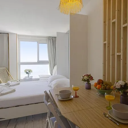 Superb Studio In Front Of The Sea And The Grande Plage Of Biarritz - Welkey Apartment