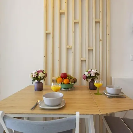Apartment Superb Studio In Front Of The Sea And The Grande Plage Of Biarritz - Welkey *